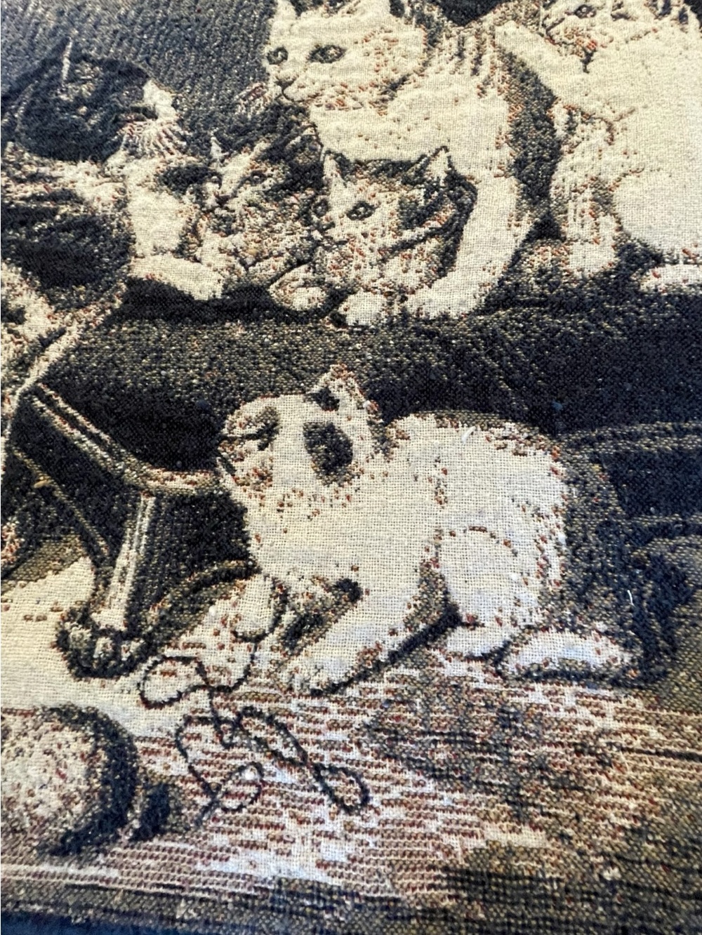 Cat family throw, vintage, soft and warm, reversible, well loved, pilling - Picture 4 of 7